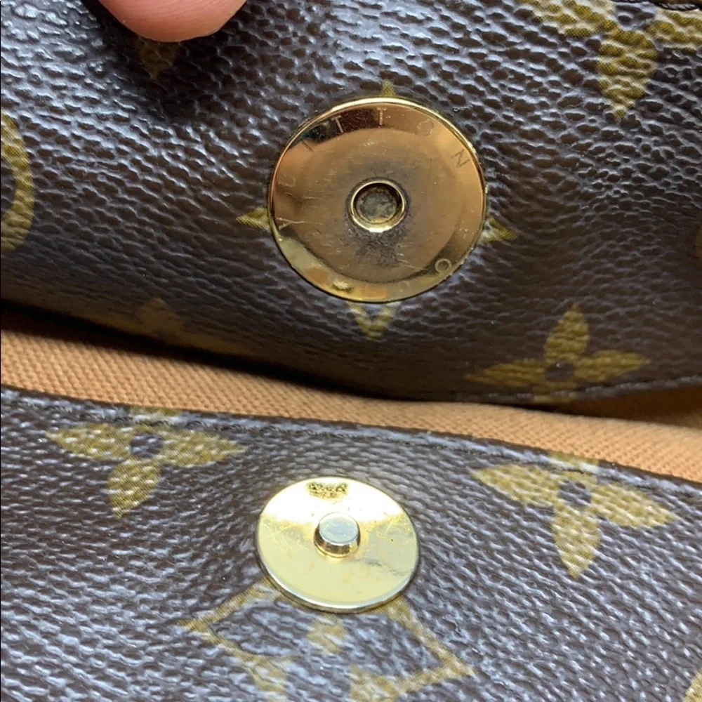 Authentic Louis Vuitton Rivet Shoulder Tote